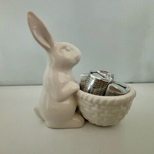 Williams Sonoma Easter Bunny with Basket Decor Candy dish jelly beans New bowl